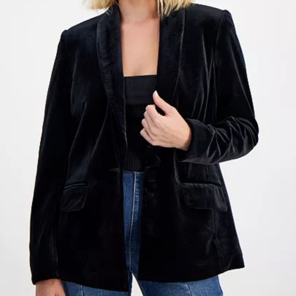 NWT PM INC Black velvet one button blazer